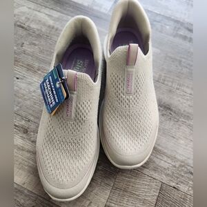 New Skechers Slip-ins 9W